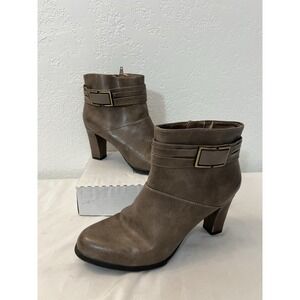 Life Stride Velocity Foam LOFTEN  Boots‎ Booties Women's Size 9M Faux Leather
